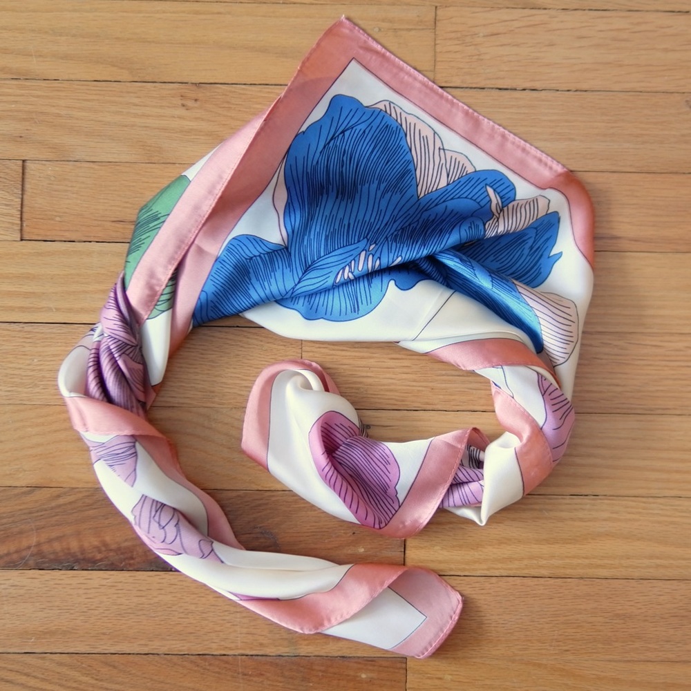 NWoT Sparking for Love Scarf